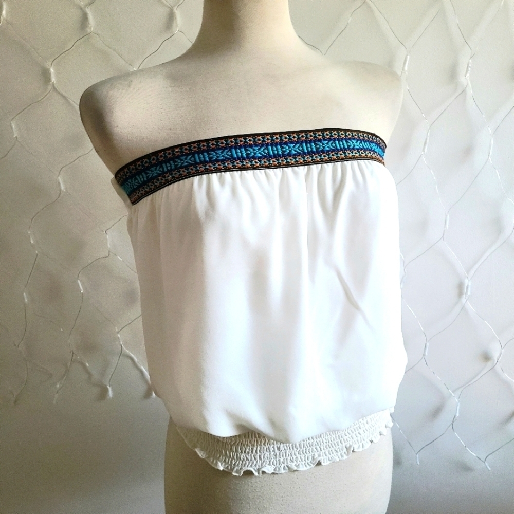 • Sleeveless Tank Top by I.N. SF • Size Small